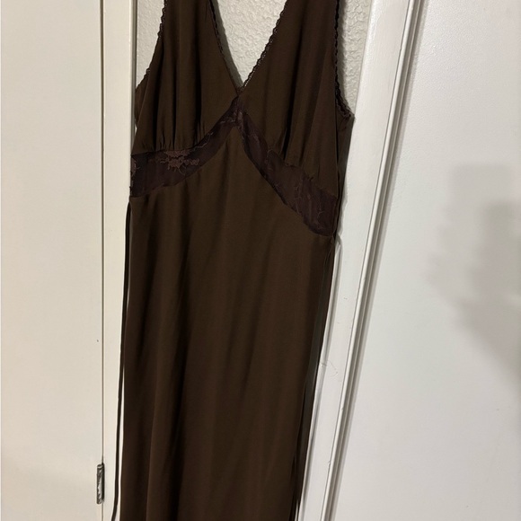 Brown Sleeveless Dress - Picture 3 of 4